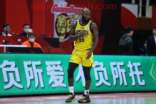 多米尼克·琼斯